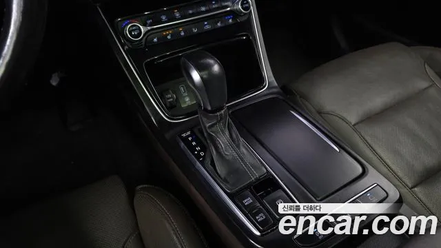 2018 Hyundai Grandeur IG 2.2 Diesel Premium Sold VIN KMHF441RBJA142511 – photo 15 2018 Hyundai Grandeur IG 2.2 Diesel Premium Sold VIN KMHF441RBJA142511 – photo 15