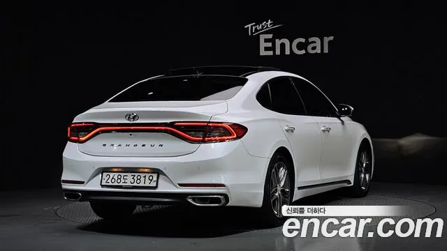 2017 Hyundai Grandeur IG 3.0 LPi Modern (Rental Car) Sold VIN KMHF641NBHA016064 – exterior detail