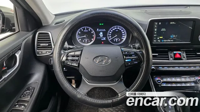 2018 Hyundai Grandeur Ig 3.0 Lpi Modern (Rental Car) Sold VIN KMHF641NBJA062603 – front exterior 2018 Hyundai Grandeur Ig 3.0 Lpi Modern (Rental Car) Sold VIN KMHF641NBJA062603 – front exterior