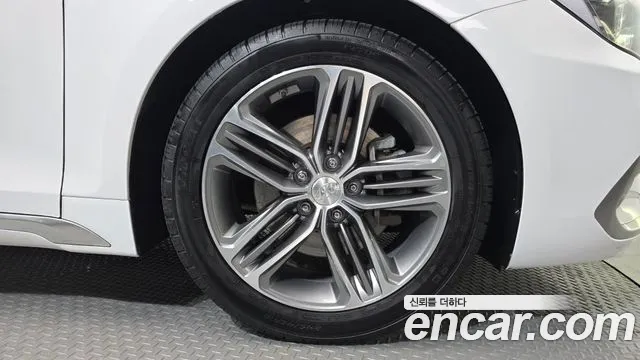 2018 Hyundai Grandeur IG 3.0 LPi Exclusive (Rental Car) Sold VIN KMHF641NBJA081912 – dashboard