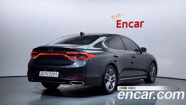 2018 Hyundai Grandeur IG 3.0 LPi Modern (Rental Car) Sold VIN KMHF641NBJA149499 – interior seats 2018 Hyundai Grandeur IG 3.0 LPi Modern (Rental Car) Sold VIN KMHF641NBJA149499 – interior seats