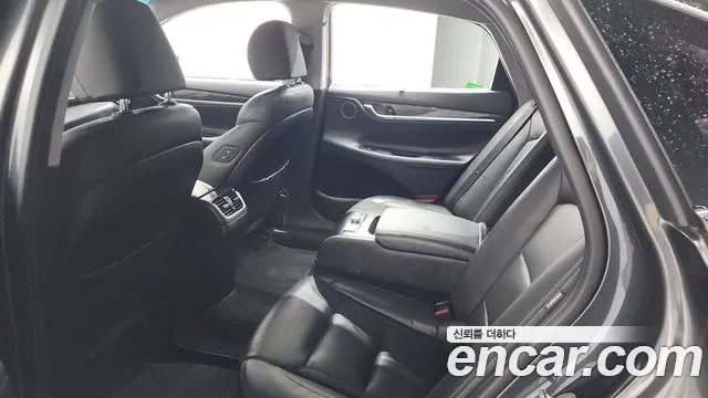 2018 Hyundai Grandeur IG 3.0 LPi Modern (Rental Car) Sold VIN KMHF641NBJA149499 – exterior detail 2018 Hyundai Grandeur IG 3.0 LPi Modern (Rental Car) Sold VIN KMHF641NBJA149499 – exterior detail
