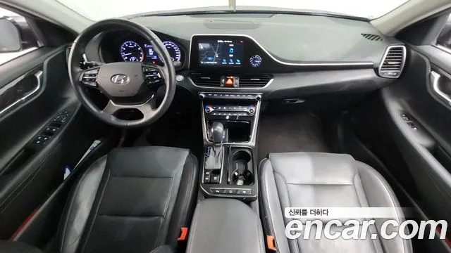 2018 Hyundai Grandeur IG 3.0 LPi Modern (Rental Car) Sold VIN KMHF641NBJA149499 – trunk area 2018 Hyundai Grandeur IG 3.0 LPi Modern (Rental Car) Sold VIN KMHF641NBJA149499 – trunk area