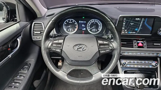 2018 Hyundai Grandeur IG 3.0 LPi Modern (Rental Car) Sold VIN KMHF641NBJA170123 – interior seats 2018 Hyundai Grandeur IG 3.0 LPi Modern (Rental Car) Sold VIN KMHF641NBJA170123 – interior seats
