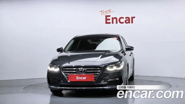 2018 Hyundai Grandeur IG 3.0 LPi Modern (Rental Car) Sold VIN KMHF641NBJA172140 – interior seats 2018 Hyundai Grandeur IG 3.0 LPi Modern (Rental Car) Sold VIN KMHF641NBJA172140 – interior seats