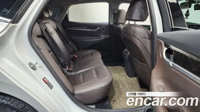 2019 Hyundai Grandeur IG 3.0 LPi Modern (Rental Car) Sold VIN KMHF641NBKA210171 – rear exterior