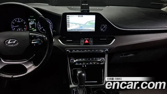 2019 Hyundai Grandeur IG 3.0 LPi Exclusive (Rental Car) Sold VIN KMHF641NBKA221858 – rear exterior