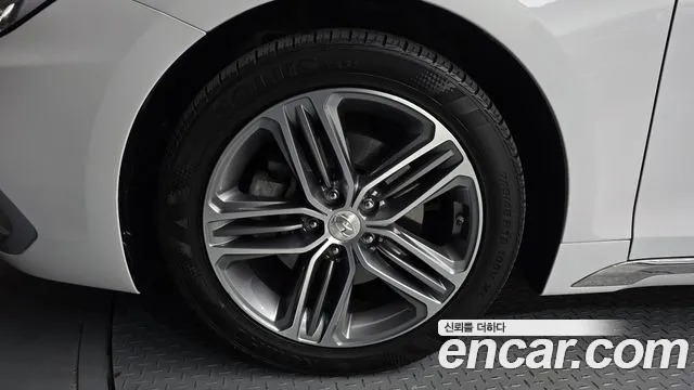 2019 Hyundai Grandeur IG 3.0 LPi Modern (Rental Car) Sold VIN KMHF641NBKA250513 – exterior detail