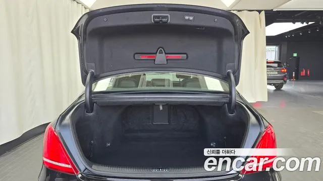 2018 Genesis Eq900 3.3 T-Gdi Awd Sold VIN KMHG141ADJU034886 – front exterior