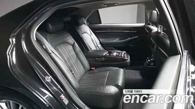 2018 Genesis Eq900 3.8 Gdi Sold VIN KMHG141DBJU042741 – front exterior