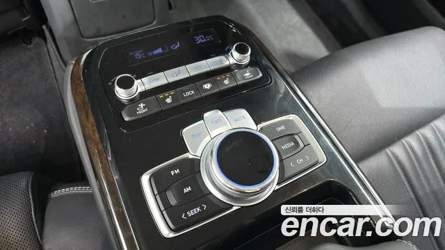 2019 Genesis G90 3.8 Sold VIN KMHG141DBKU071024 – photo 19 2019 Genesis G90 3.8 Sold VIN KMHG141DBKU071024 – photo 19