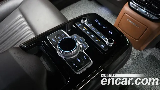 2019 Genesis G90 3.8 Sold VIN KMHG141DBKU071061 – photo 11 2019 Genesis G90 3.8 Sold VIN KMHG141DBKU071061 – photo 11