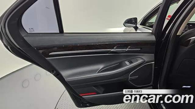 2019 Genesis G90 3.8 Sold VIN KMHG141DBKU075083 – photo 15 2019 Genesis G90 3.8 Sold VIN KMHG141DBKU075083 – photo 15