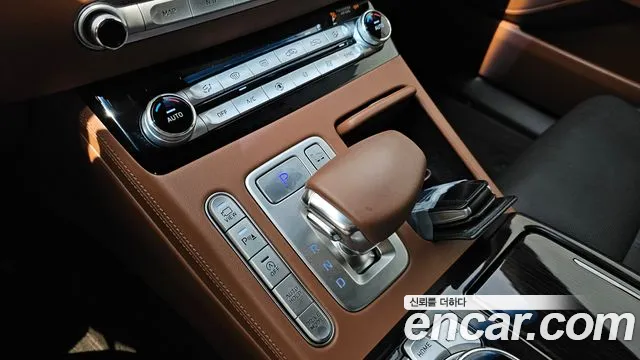 2020 Genesis G90 3.8 Sold VIN KMHG141DBLU080092 – interior seats 2020 Genesis G90 3.8 Sold VIN KMHG141DBLU080092 – interior seats
