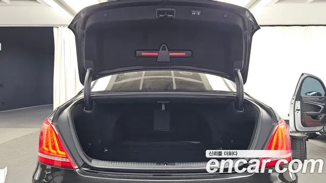 2018 Genesis Eq900 3.8 Gdi Awd Sold VIN KMHG141DDJU036618 – front exterior 2018 Genesis Eq900 3.8 Gdi Awd Sold VIN KMHG141DDJU036618 – front exterior