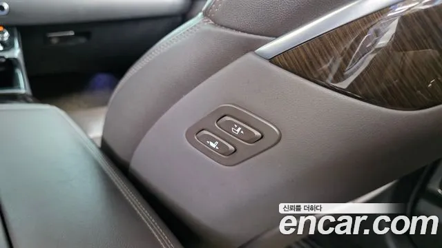 2018 Genesis Eq900 3.8 Gdi Awd Sold VIN KMHG141DDJU037556 – front exterior