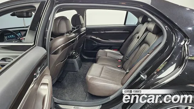 2018 Genesis EQ900 3.8 GDI AWD Sold VIN KMHG141DDJU040991 – dashboard