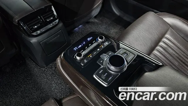 2018 Genesis EQ900 3.8 GDI AWD Sold VIN KMHG141DDJU040991 – engine bay
