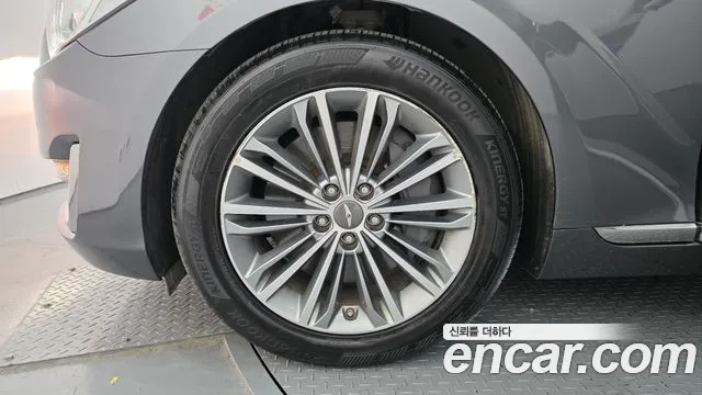 2018 Genesis EQ900 3.8 GDI AWD Sold VIN KMHG141DDJU043331 – engine bay