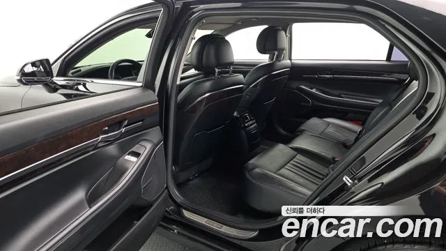 2018 Genesis Eq900 3.8 Gdi Awd Sold VIN KMHG141DDJU051560 – front exterior