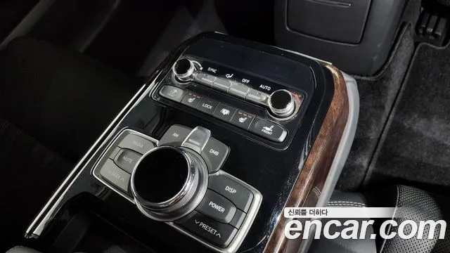 2018 Genesis EQ900 3.8 GDI AWD Sold VIN KMHG141DDJU053826 – dashboard