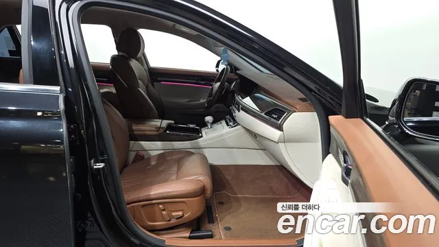 2019 Genesis G90 3.8 AWD Sold VIN KMHG141DDKU068472 – interior seats