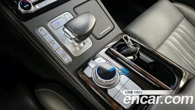 2019 Genesis G90 3.8 AWD Sold VIN KMHG141DDKU072870 – exterior detail 2019 Genesis G90 3.8 AWD Sold VIN KMHG141DDKU072870 – exterior detail