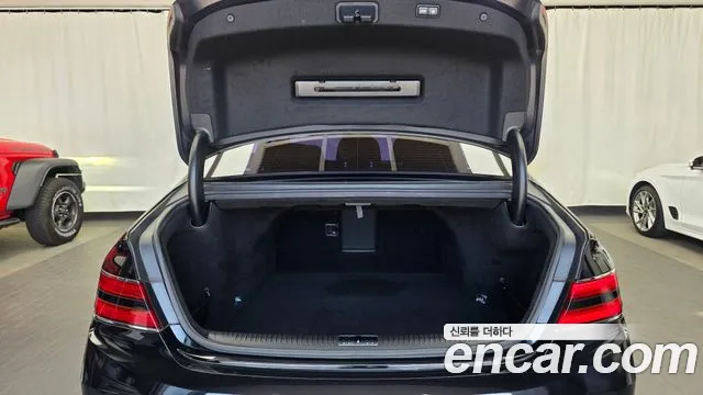 2019 Genesis G90 3.8 AWD Sold VIN KMHG141DDKU072870 – photo 17 2019 Genesis G90 3.8 AWD Sold VIN KMHG141DDKU072870 – photo 17