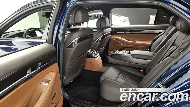2019 Genesis G90 3.8 AWD Sold VIN KMHG141DDKU073728 – trunk area 2019 Genesis G90 3.8 AWD Sold VIN KMHG141DDKU073728 – trunk area