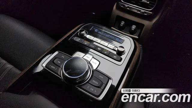 2021 Genesis G90 3.8 AWD Sold VIN KMHG141DDMU094156 – trunk area 2021 Genesis G90 3.8 AWD Sold VIN KMHG141DDMU094156 – trunk area