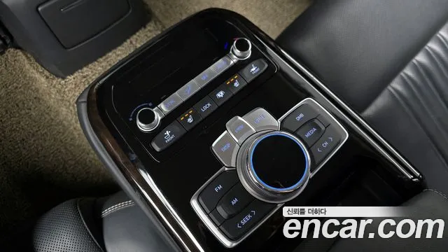 2019 Genesis G90 3.3 T AWD Sold VIN KMHG241ADKU066609 – exterior detail