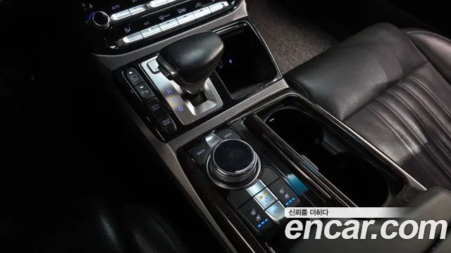 2017 Genesis EQ900 3.8 GDI AWD Sold VIN KMHG241DDHU032761 – dashboard