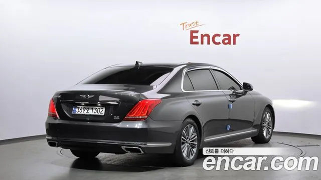 2017 Genesis EQ900 3.8 GDI AWD Sold VIN KMHG241DDHU032761 – interior seats