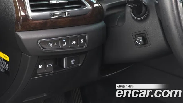 2017 Genesis EQ900 3.8 GDI AWD Sold VIN KMHG241DDHU032761 – exterior detail