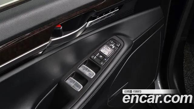 2017 Genesis EQ900 3.8 GDI AWD Sold VIN KMHG241DDHU032761 – odometer reading