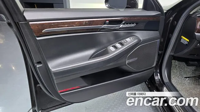 2018 Genesis Eq900 3.8 Gdi Awd Sold VIN KMHG241DDJU046173 – front exterior