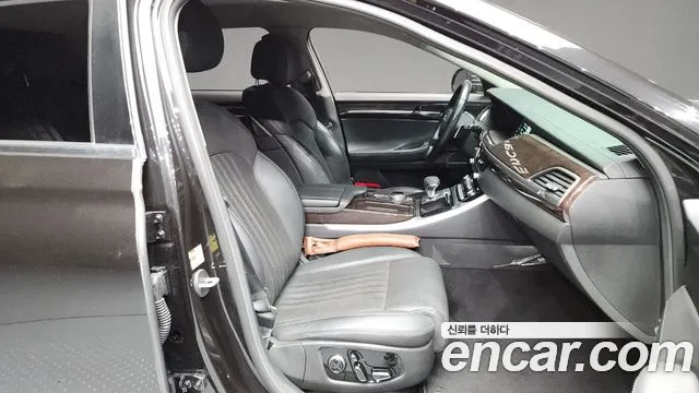 2018 Genesis EQ900 3.8 GDI AWD Sold VIN KMHG241DDJU049876 – rear exterior 2018 Genesis EQ900 3.8 GDI AWD Sold VIN KMHG241DDJU049876 – rear exterior