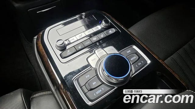 2019 Genesis G90 3.8 AWD Sold VIN KMHG241DDKU062767 – interior seats