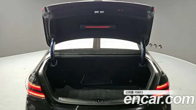 2019 Genesis G90 3.8 AWD Sold VIN KMHG241DDKU063143 – side profile 2019 Genesis G90 3.8 AWD Sold VIN KMHG241DDKU063143 – side profile