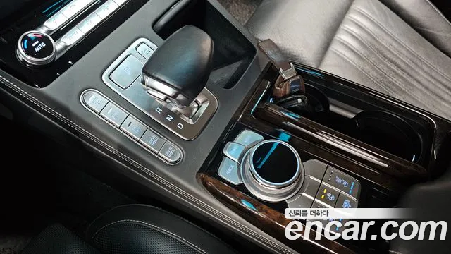2019 Genesis G90 3.8 AWD Sold VIN KMHG241DDKU063143 – photo 11 2019 Genesis G90 3.8 AWD Sold VIN KMHG241DDKU063143 – photo 11