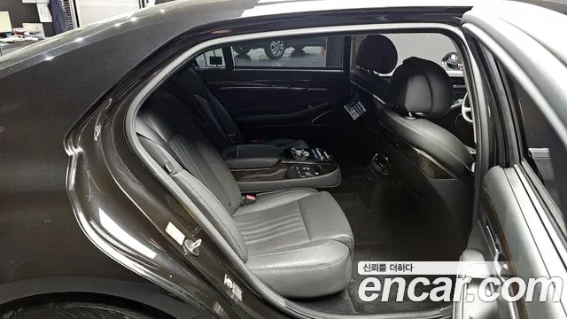 2019 Genesis G90 3.8 AWD Sold VIN KMHG241DDKU063143 – photo 25 2019 Genesis G90 3.8 AWD Sold VIN KMHG241DDKU063143 – photo 25