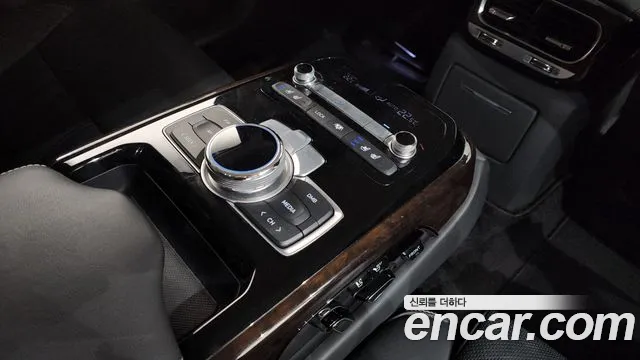 2019 Genesis G90 3.8 AWD Sold VIN KMHG241DDKU067393 – photo 13
