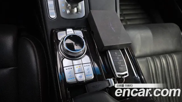 2019 Genesis G90 3.8 AWD Sold VIN KMHG241DDKU072490 – photo 13 2019 Genesis G90 3.8 AWD Sold VIN KMHG241DDKU072490 – photo 13