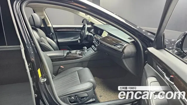 2019 Genesis G90 3.8 AWD Sold VIN KMHG241DDKU077097 – photo 13 2019 Genesis G90 3.8 AWD Sold VIN KMHG241DDKU077097 – photo 13
