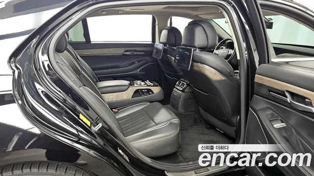2020 Genesis G90 3.8 AWD Sold VIN KMHG241DDLU081338 – trunk area