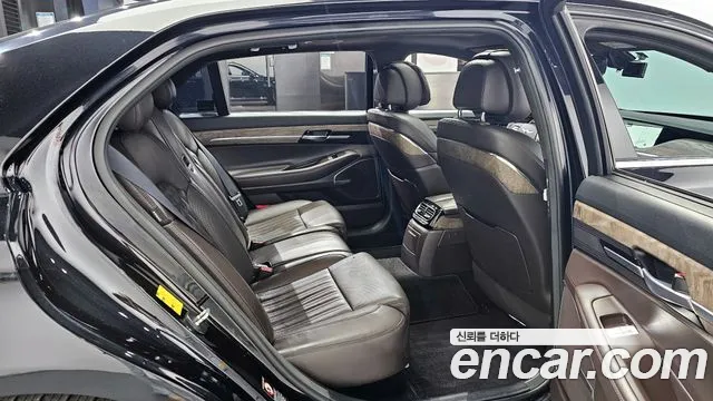 2020 Genesis G90 3.8 AWD Sold VIN KMHG241DDLU082946 – rear exterior 2020 Genesis G90 3.8 AWD Sold VIN KMHG241DDLU082946 – rear exterior
