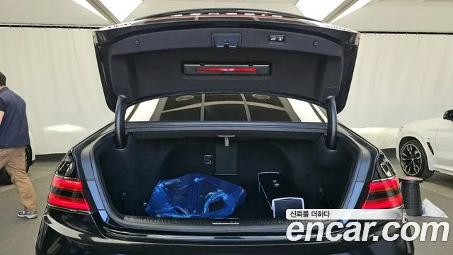 2021 Genesis G90 3.8 AWD Sold VIN KMHG241DDMU083512 – trunk area 2021 Genesis G90 3.8 AWD Sold VIN KMHG241DDMU083512 – trunk area