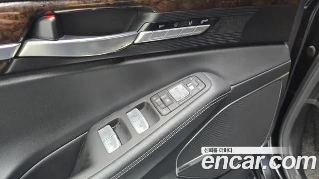 2021 Genesis G90 3.8 AWD Sold VIN KMHG241DDMU089036 – rear exterior