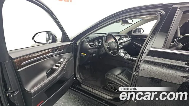 2021 Genesis G90 3.8 AWD Sold VIN KMHG241DDMU094217 – trunk area
