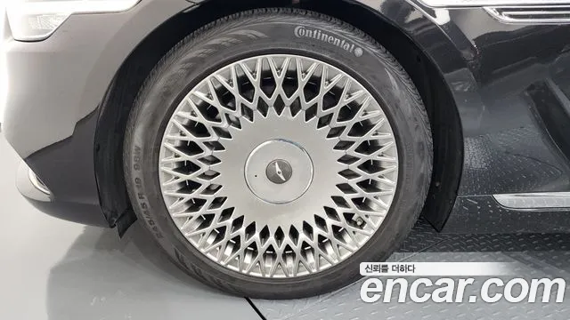 2019 Genesis G90 3.3 T AWD Sold VIN KMHG341ADKU066855 – exterior detail